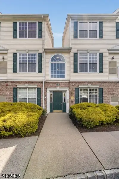 62 Limerick Ln, Lopatcong, NJ 08865 - #1