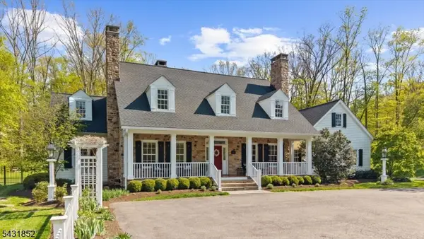 24 Water St, Tewksbury Twp., NJ 08833