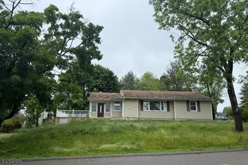 125 Hillcrest Dr, Milford, NJ 08848 - #1
