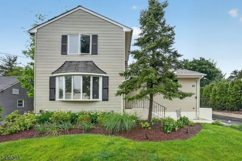 82 Duval St, Bradley Gardens, NJ 08807 - #1