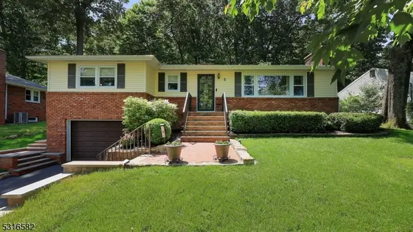 5 Johanna Ln, Watchung Boro, NJ 07069