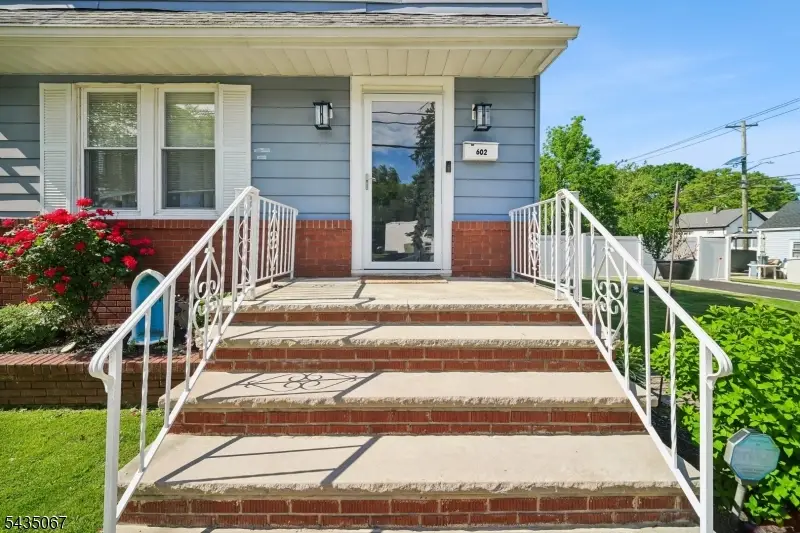 602 Maple Ave, Rahway, NJ 07065 - #2
