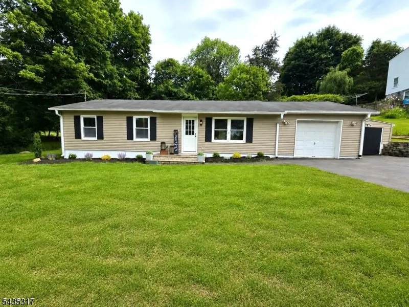 5 Ravine Dr, Andover, NJ 07860 - #1