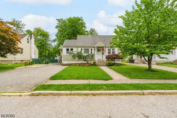 3 Roy Ave, Bloomingdale Boro, NJ 07403