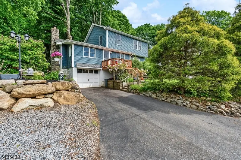 61 Tamarack Trl, Stockholm, NJ 07460 - #1