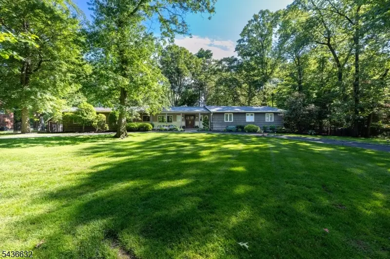 15 Heritage Ln, Scotch Plains, NJ 07076 - #1
