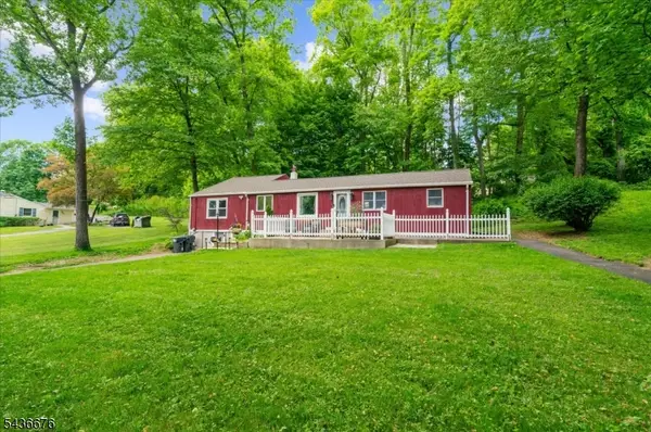 4 Orchard St, Lebanon Twp., NJ 07830