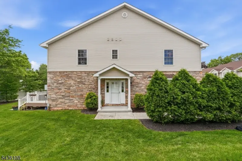 41 Harvey Ct, Clark, NJ 07066 - #1