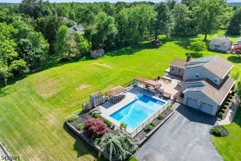8 Garrett Dr, Raritan, NJ 08822 - #2