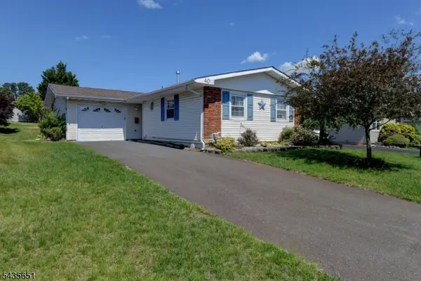 40 Sidney Ct, Brick Twp., NJ 08724