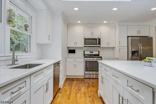 5 Persimmon Way, Springfield Twp., NJ 07081