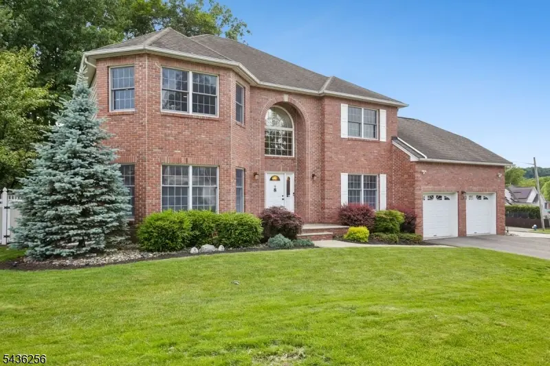 8 Harper St, West Orange, NJ 07052 - #1