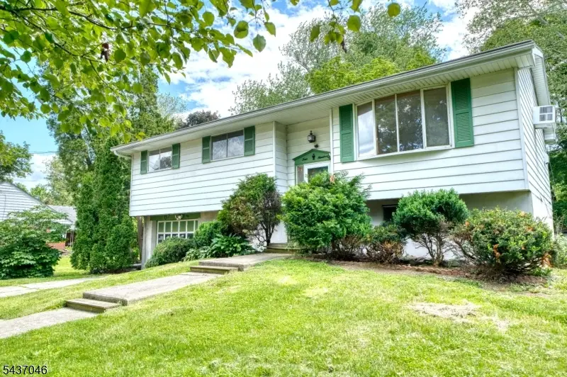 419 Knowlton St, Belvidere, NJ 07823 - #1