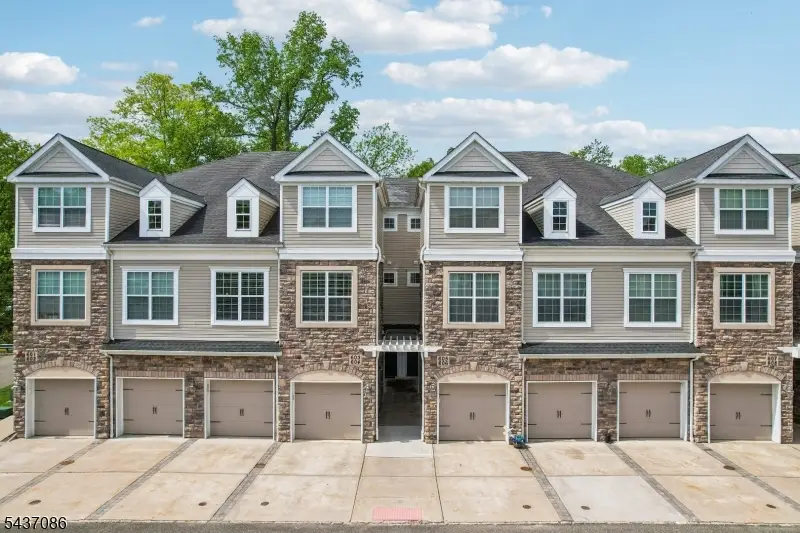 605 Lopez Ln, Morris Plains, NJ 07950 - #1