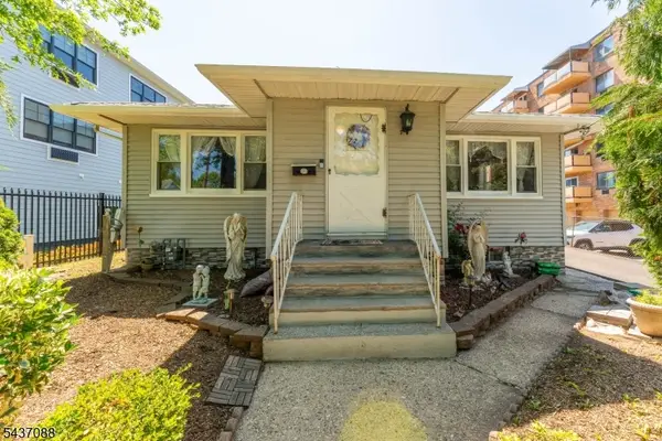 72 Clarendon Pl, Hackensack City, NJ 07601