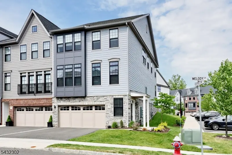 32 Melody Ln, Upper Saddle River, NJ 07458 - #1
