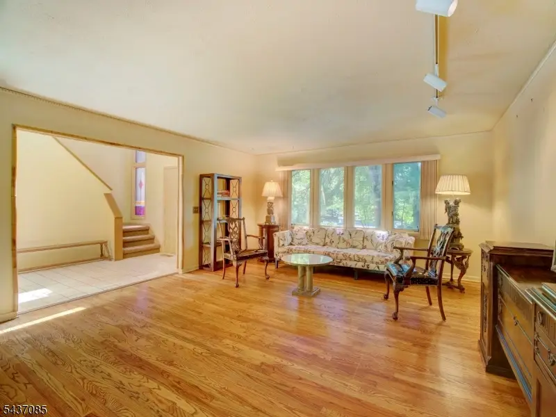 943 Sunset Rdg, Bridgewater, NJ 08807 - #2