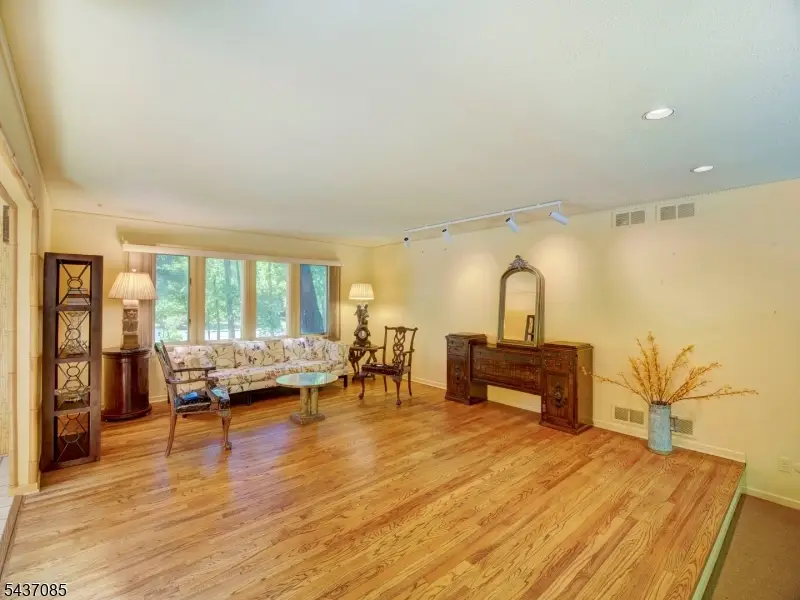 943 Sunset Rdg, Bridgewater, NJ 08807 - #3