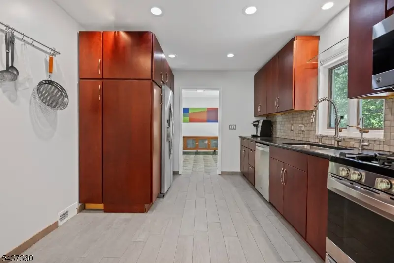 18 Aspen Rd, West Orange, NJ 07052 - #3