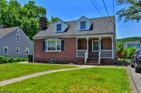 11 Onyx Ter, North Haledon Boro, NJ 07508