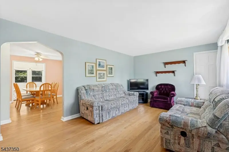 12 Evelyn Pl, East Hanover, NJ 07936 - #3