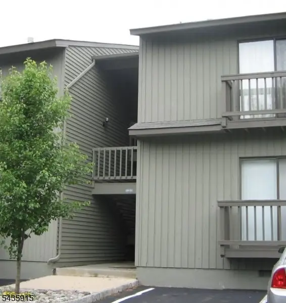 1109 Spruce Hills Dr, Glen Gardner Boro, NJ 08826
