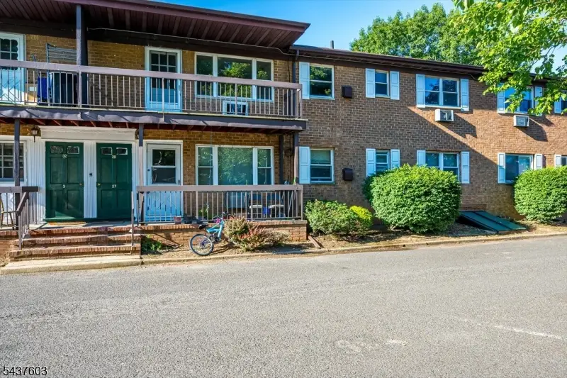 55 Gill Ln, Iselin, NJ 08830 - #3