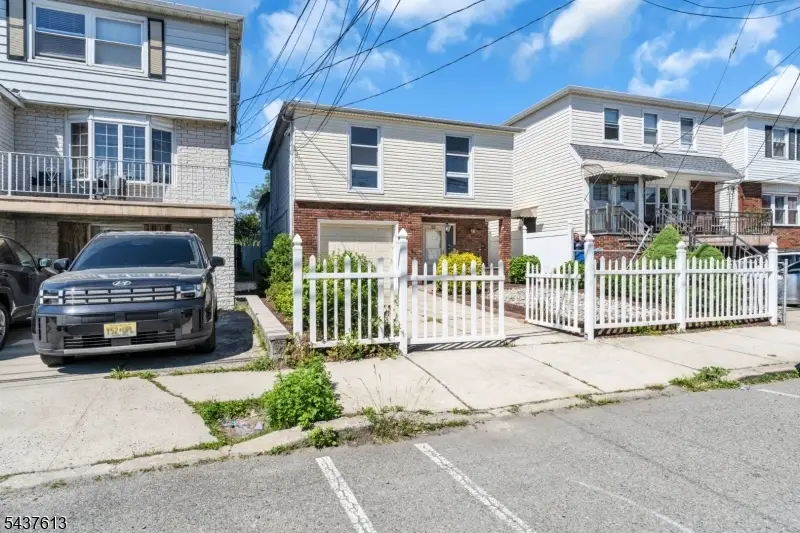 23 Colonial Dr, Bayonne, NJ 07002 - #3