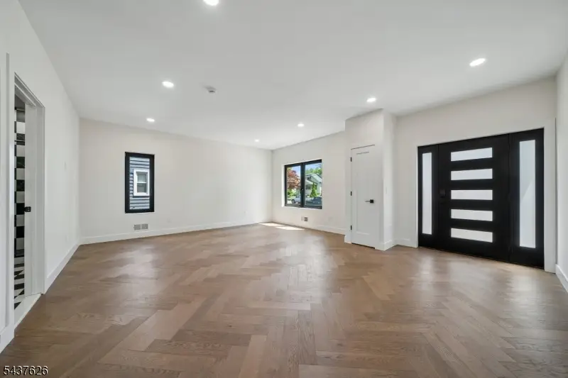 1804 Rutherford St, Rahway, NJ 07065 - #3