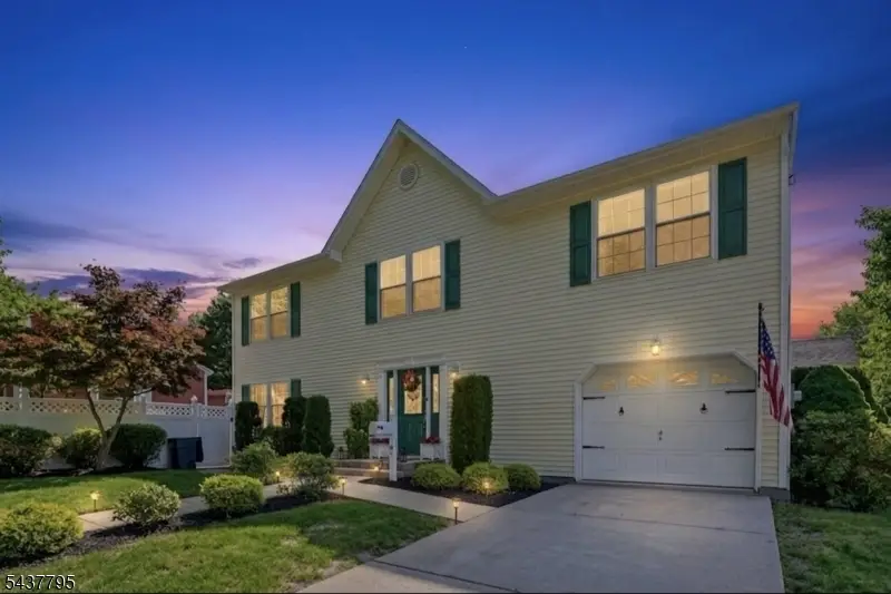 81 Hudson Ave, Ridgefield Park, NJ 07660 - #1