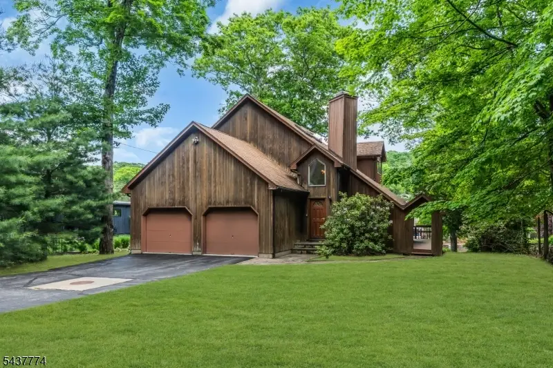209 Squaw Trl, Hopatcong, NJ 07843 - #3