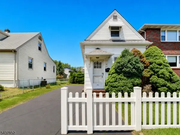 213 Kipp Ave, Elmwood Park Boro, NJ 07407