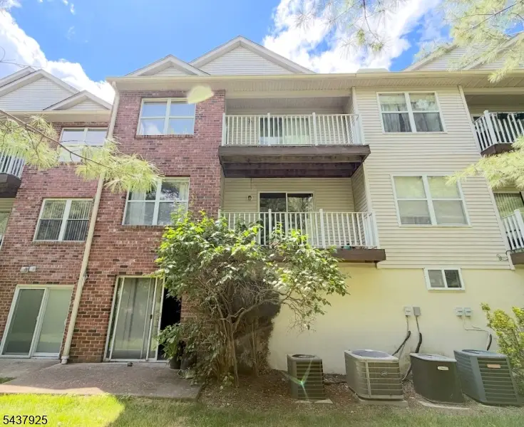 17 Millie Ln, East Hanover, NJ 07936 - #1