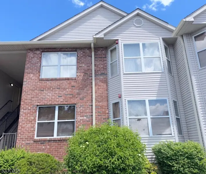17 Millie Ln, East Hanover, NJ 07936 - #2