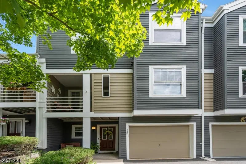 198 Crestview Rd, Green Knoll, NJ 08807 - #1