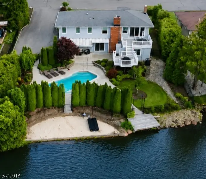 207 High Crest Dr, Macopin, NJ 07480 - #1