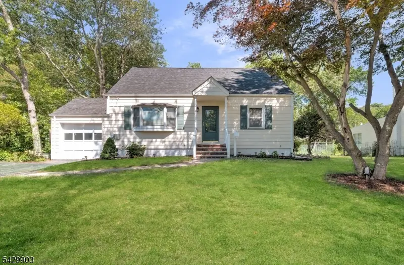9 Park Dr, Livingston, NJ 07039 - #1