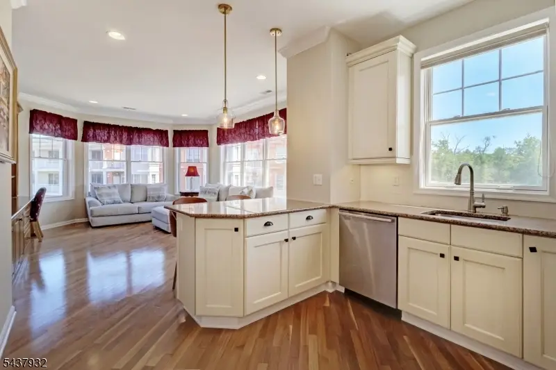 3412 Pointe Gate Dr #412, Livingston, NJ 07039 - #1