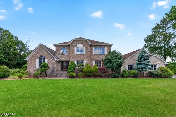 8 Van Duyne Ct, Montville Twp., NJ 07045