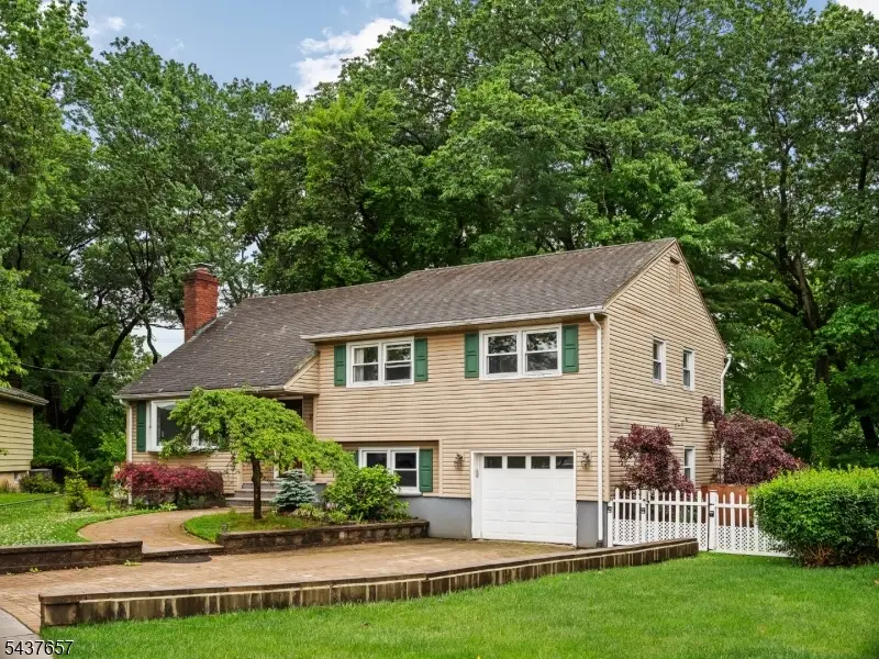 17 Ravine Ct, Clifton, NJ 07013 - #1