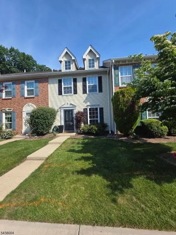 207 Lindsey Ct, Franklin Twp., NJ 08823