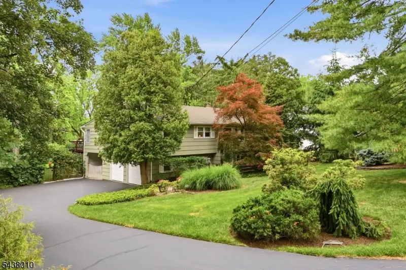 38 W Main St, Mendham, NJ 07945 - #3