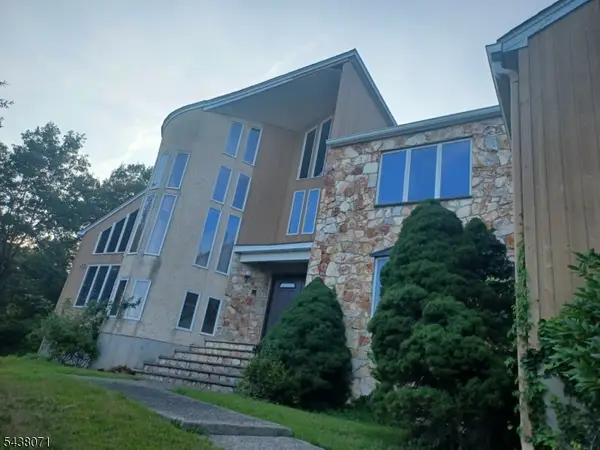 25 Wood Chase Ln, Kinnelon Boro, NJ 07405