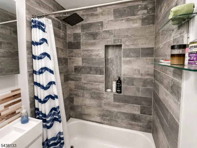 697 1/2 N 5th St, Newark, NJ 07107 - #3