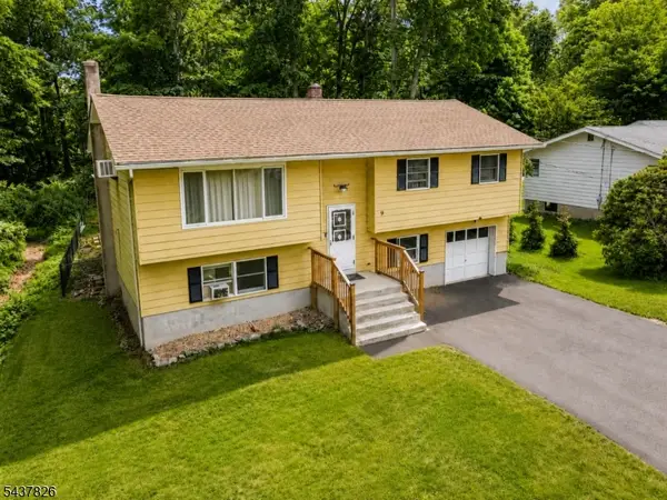 9 Stoney Brook Ln, Jefferson Twp., NJ 07438