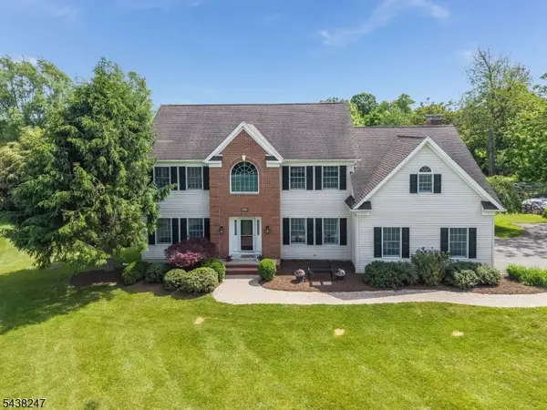 2 General Morgan Ln, Lebanon Twp., NJ 08826