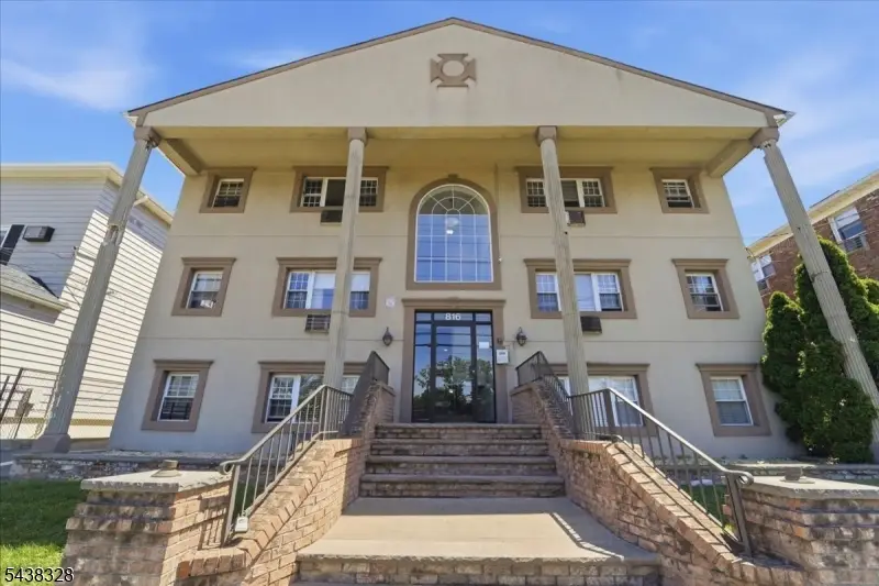 816-826 W Grand St #3B, Elizabeth, NJ 07202 - #1