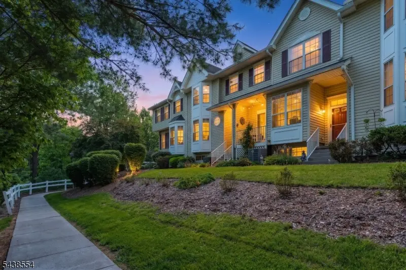 18 Kentworth Ct, Flemington, NJ 08822 - #1
