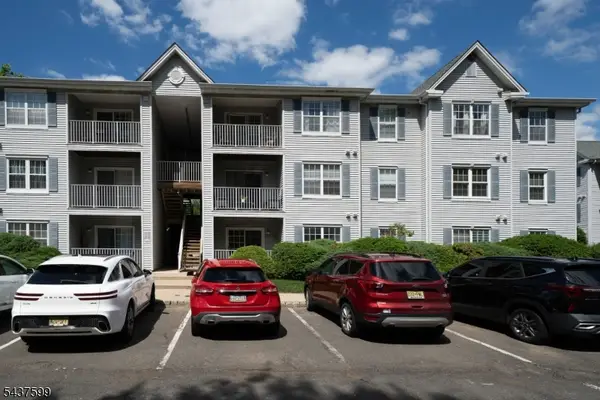 110 Stratford Pl, Bridgewater Twp., NJ 08805