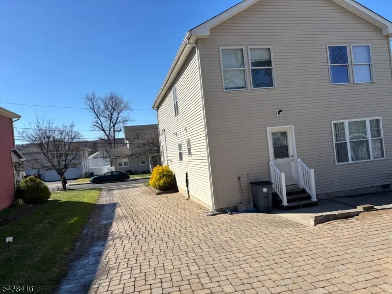 17 Garrett St, Cedar Grove, NJ 07009 - #3